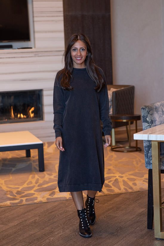 ACID WASH SWEATSHIRT DRESS (BLACK)