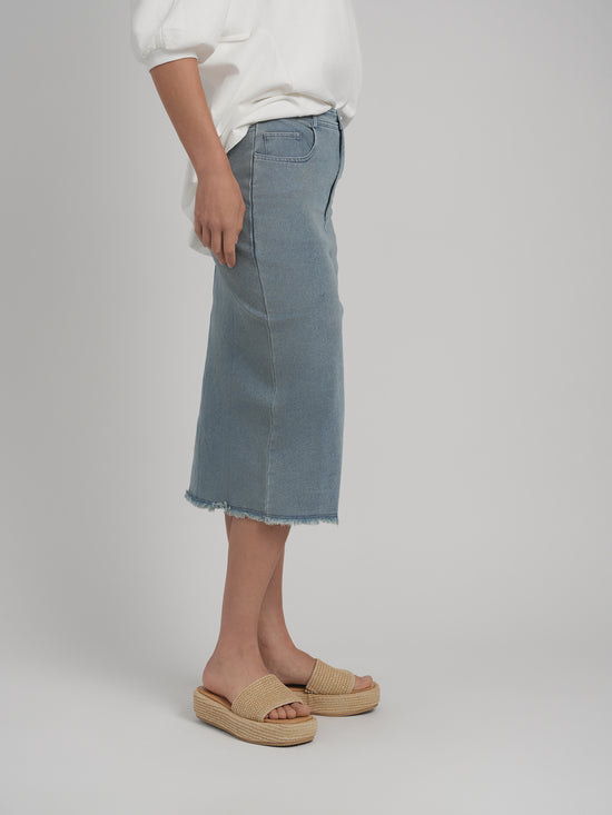 RAW EDGE DENIM SKIRT
