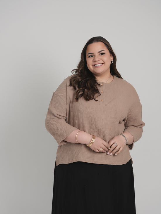 SQUARE HENLEY TOP (TAUPE)