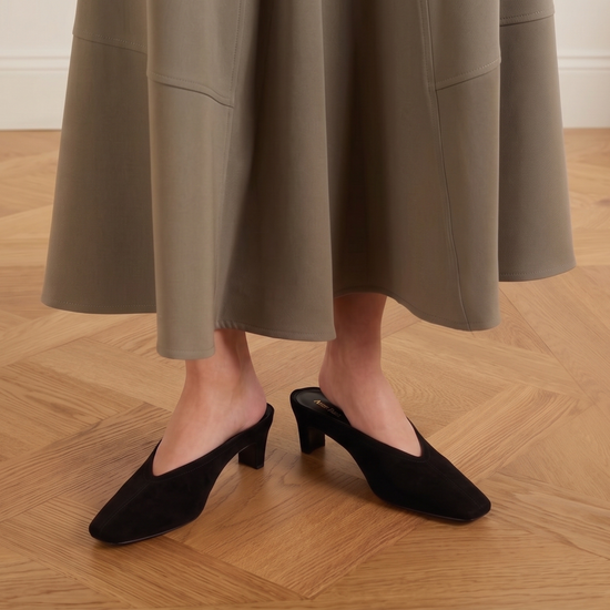 Junie Heeled Suede Mule (BLACK SUEDE)