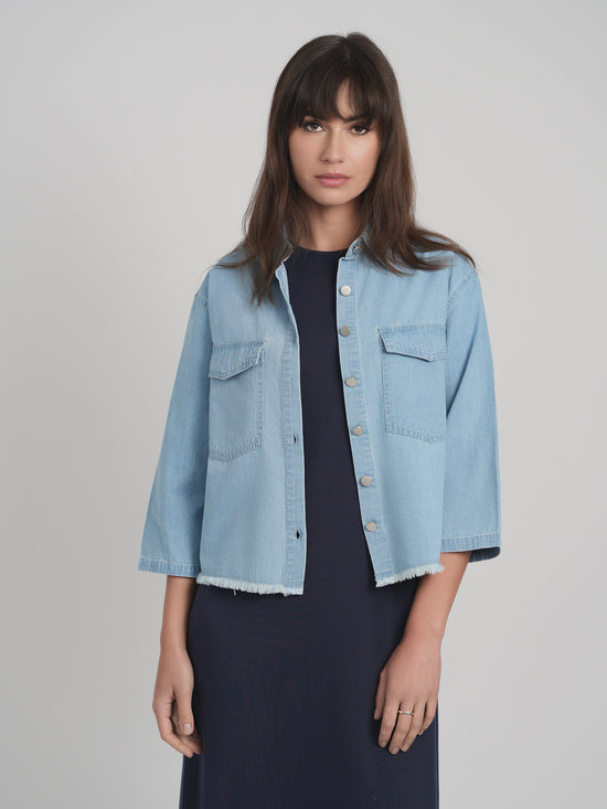 CROPPED DENIM JACKET (DENIM)