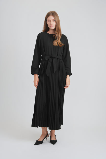 BELTED PLEAT DRESS (BLACK)